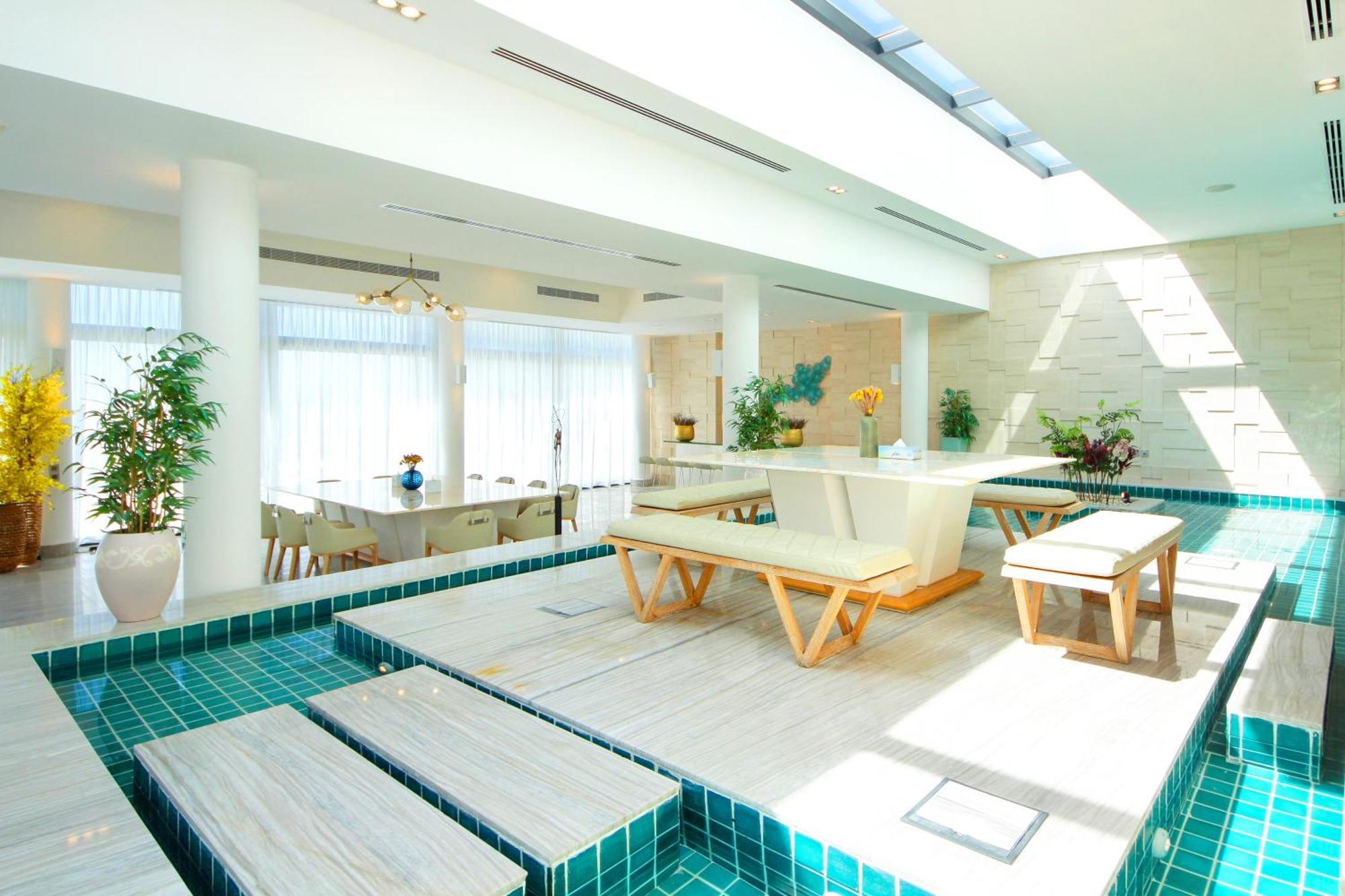 Silk Valley - Grand 6-Bedroom Beach Front Villa 아부다비 외부 사진